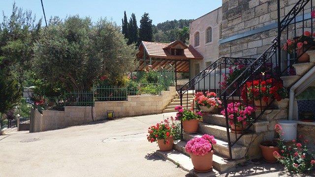 בית הארחה רוזרי סיסטר עין כרם ירושלים