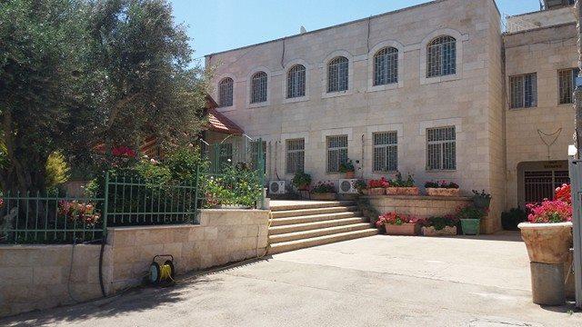 לינה וארוחת בוקר בית הארחה רוזרי סיסטר עין כרם *